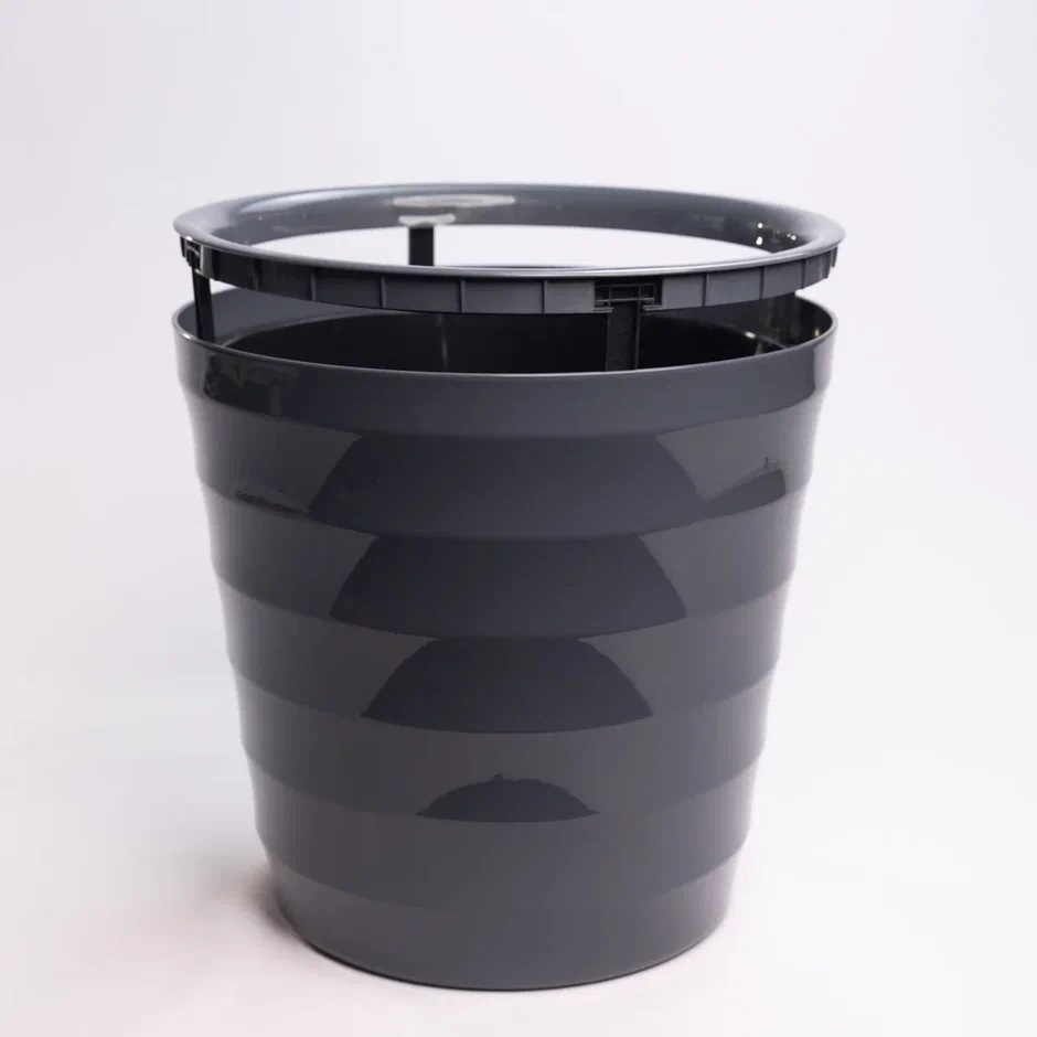 Кашпо пластм. "Лаура" 16,6л d верха 300мм h300мм со вставкой Черный ЛР30-75*1