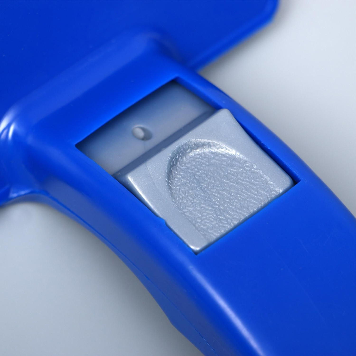 Пуходёрка пластиковая с самоочисткой, 10 х 15 см, синяя 915100