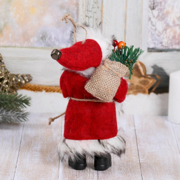Дед Мороз в красной шубке с лесными гостинцами 16 см 4316754